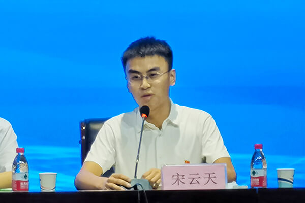 孟莊鎮(zhèn)黨委副書記、鎮(zhèn)長宋云天