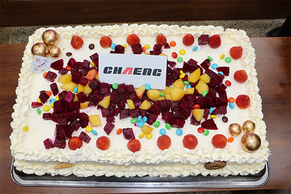 新鄉(xiāng)長城機(jī)械舉辦慶三八蛋糕DIY活動現(xiàn)場 新鄉(xiāng)長城機(jī)械舉辦慶三八蛋糕DIY活動現(xiàn)場