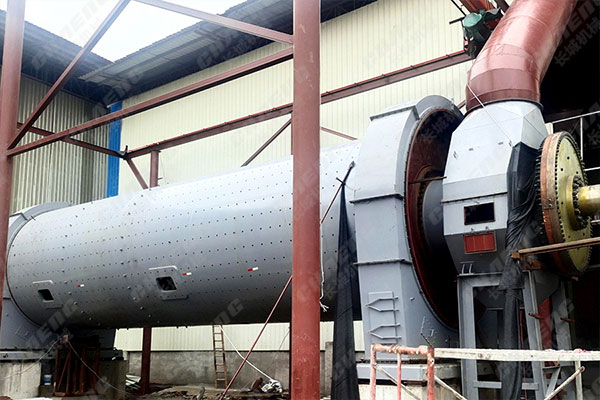 廣西φ3.8m水泥磨項(xiàng)目安裝現(xiàn)場(chǎng) 廣西φ3.8m水泥磨項(xiàng)目安裝現(xiàn)場(chǎng)