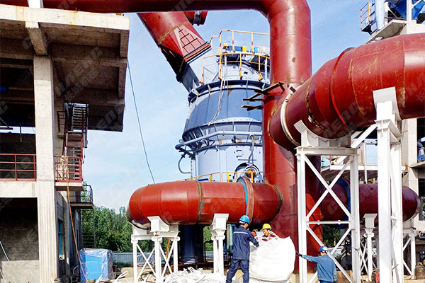 山東年產(chǎn)30萬噸礦粉線項(xiàng)目安裝現(xiàn)場(chǎng) 山東年產(chǎn)30萬噸礦粉線項(xiàng)目安裝現(xiàn)場(chǎng)