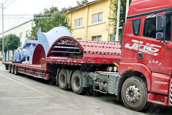 湖北年產(chǎn)60萬噸鋼渣線搖臂、磨輥等發(fā)貨